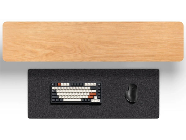 Místo pod deskou